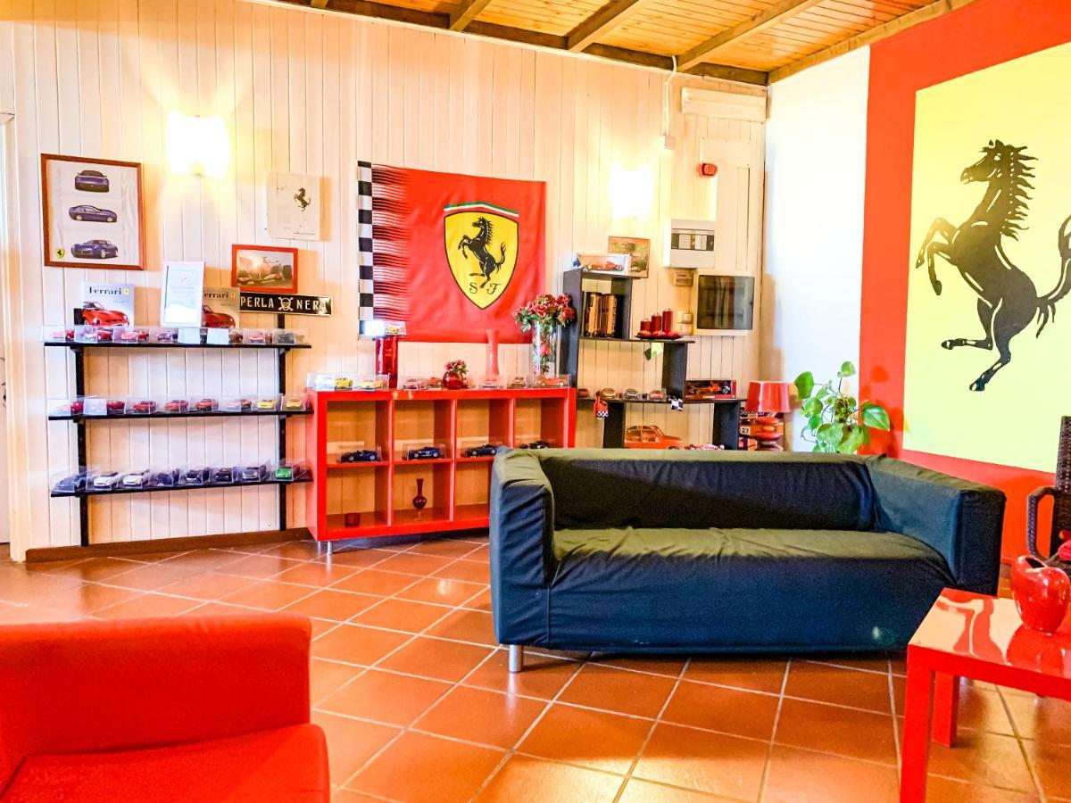 La Locanna Hotel Serramazzoni Buitenkant foto