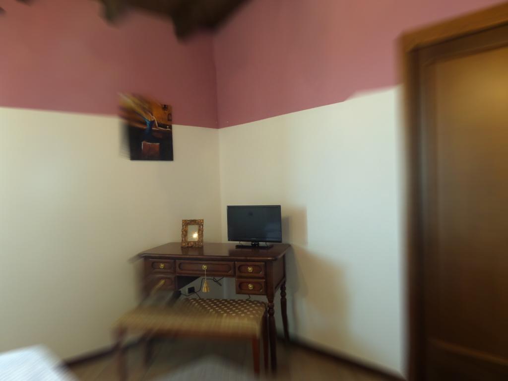 La Locanna Hotel Serramazzoni Buitenkant foto