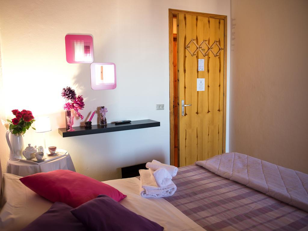La Locanna Hotel Serramazzoni Buitenkant foto